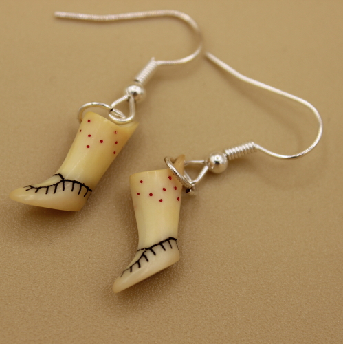 Kamik Earrings by Isabelle Kridluar from Repulse Bay/Naujaat