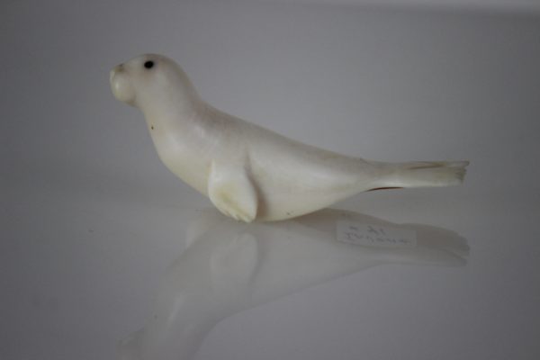 Ivory Walrus by Jelina from Repulse Bay / Naujaat