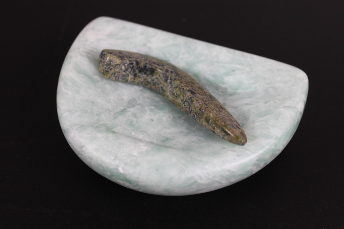 Kudliq by Tapaungai Qatsiya from Cape Dorset-Kinngait