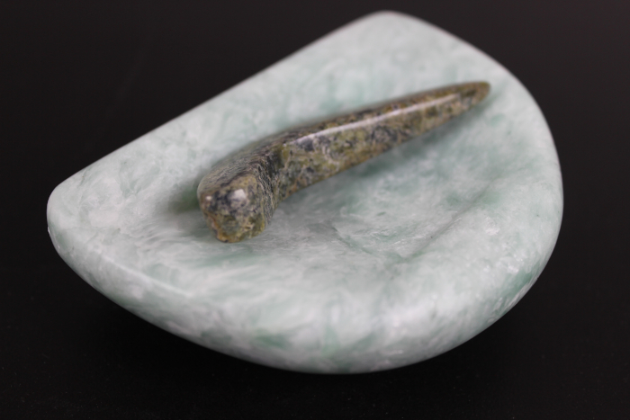 Kudliq by Tapaungai Qatsiya from Cape Dorset-Kinngait