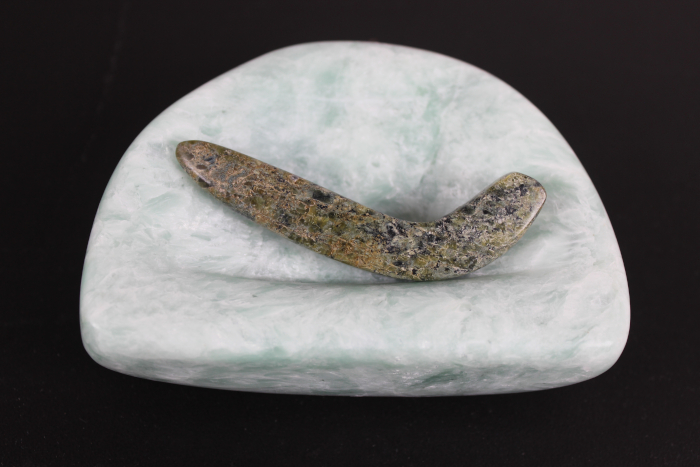 Kudliq by Tapaungai Qatsiya from Cape Dorset-Kinngait